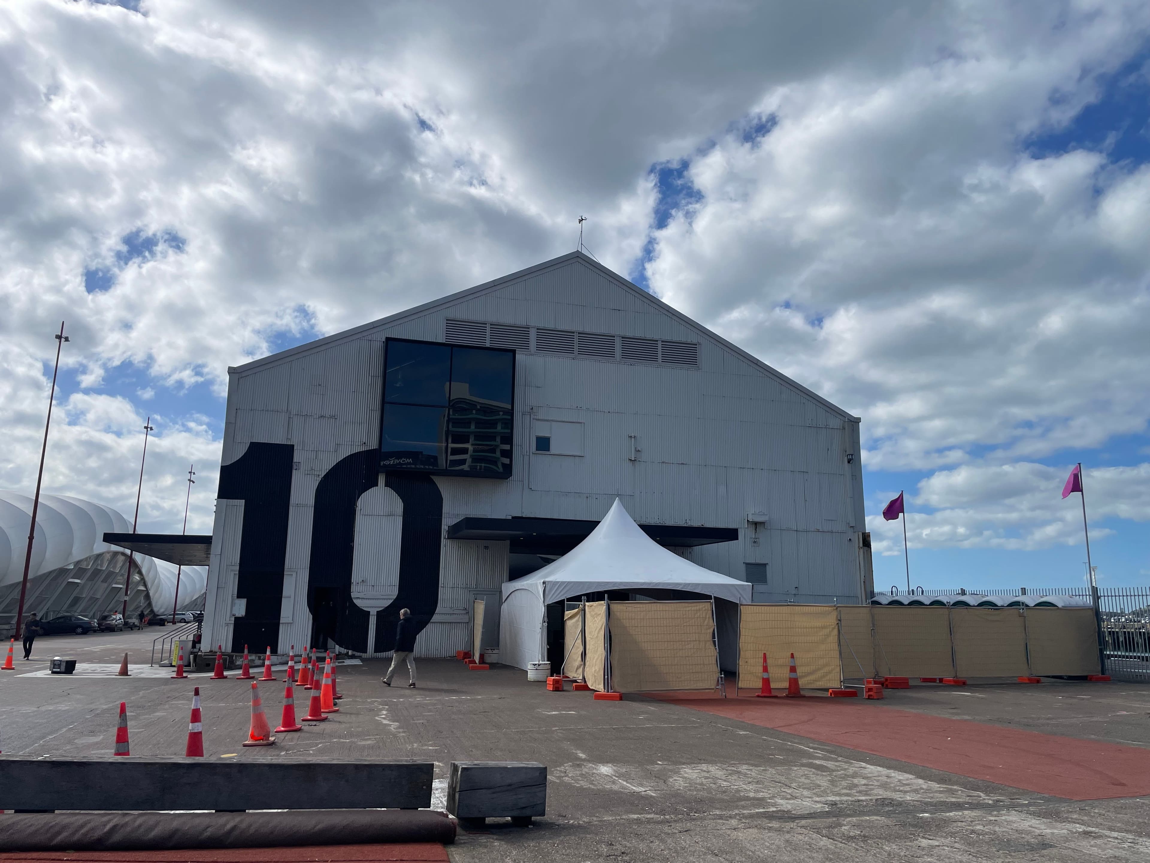 Shed 10